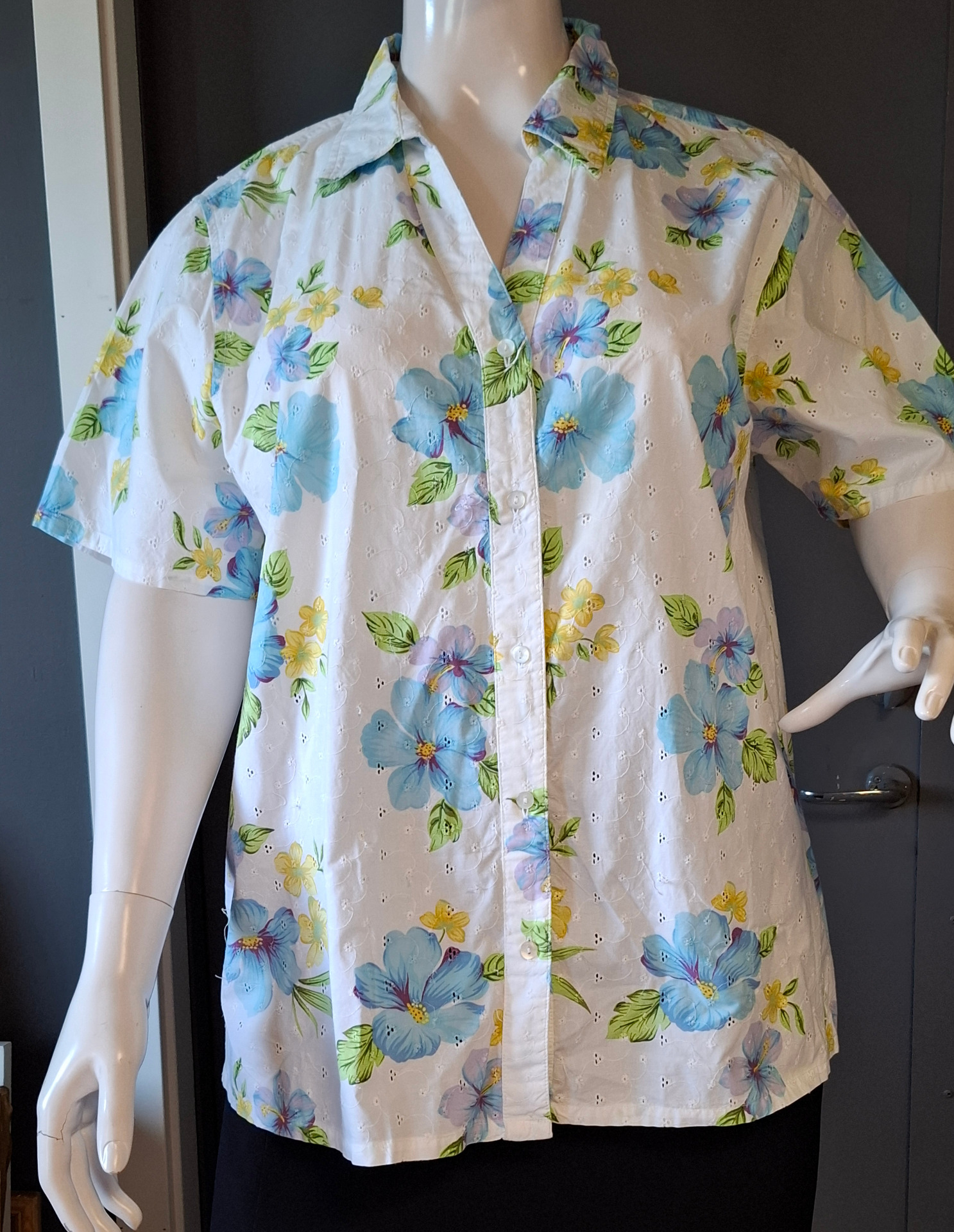 Plus size blommig blus